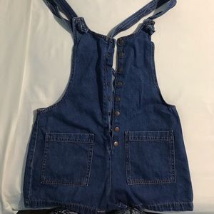Super cute overall shorts!